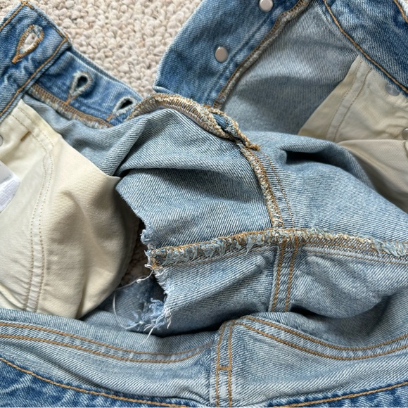 Relaxed 90s Jean Short - Picture 8 of 8